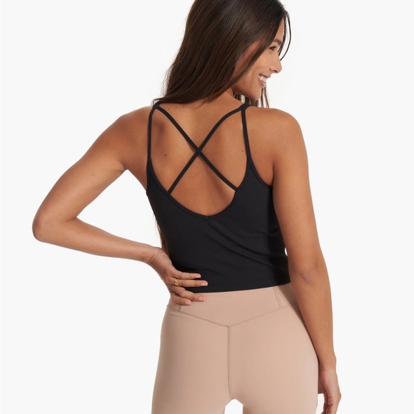 VUORI Rib Crop Tank in Black Size Small - EUC worn once - Picture 2 of 3